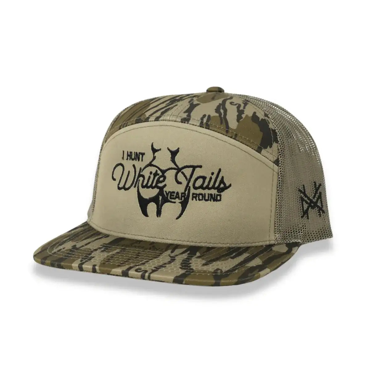 I Hunt White Tails Year Round - The Mad Hatter Company